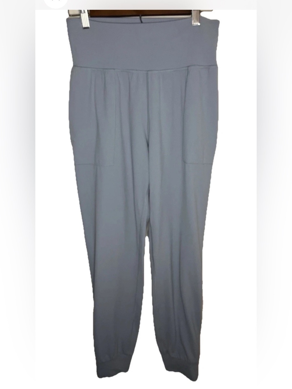 Athleta Salutation Joggers Women’s Light Blue Size M EUC Athleisure Yoga Gym Run